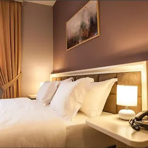 Hotelvila 22 Otel Tiran
