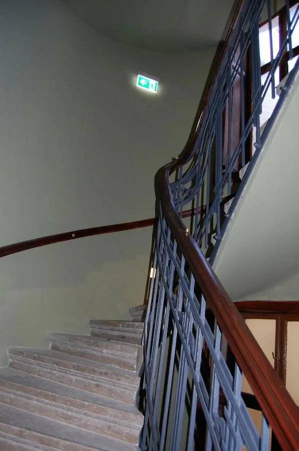 Apollo Hotel Βιέννη 2*,