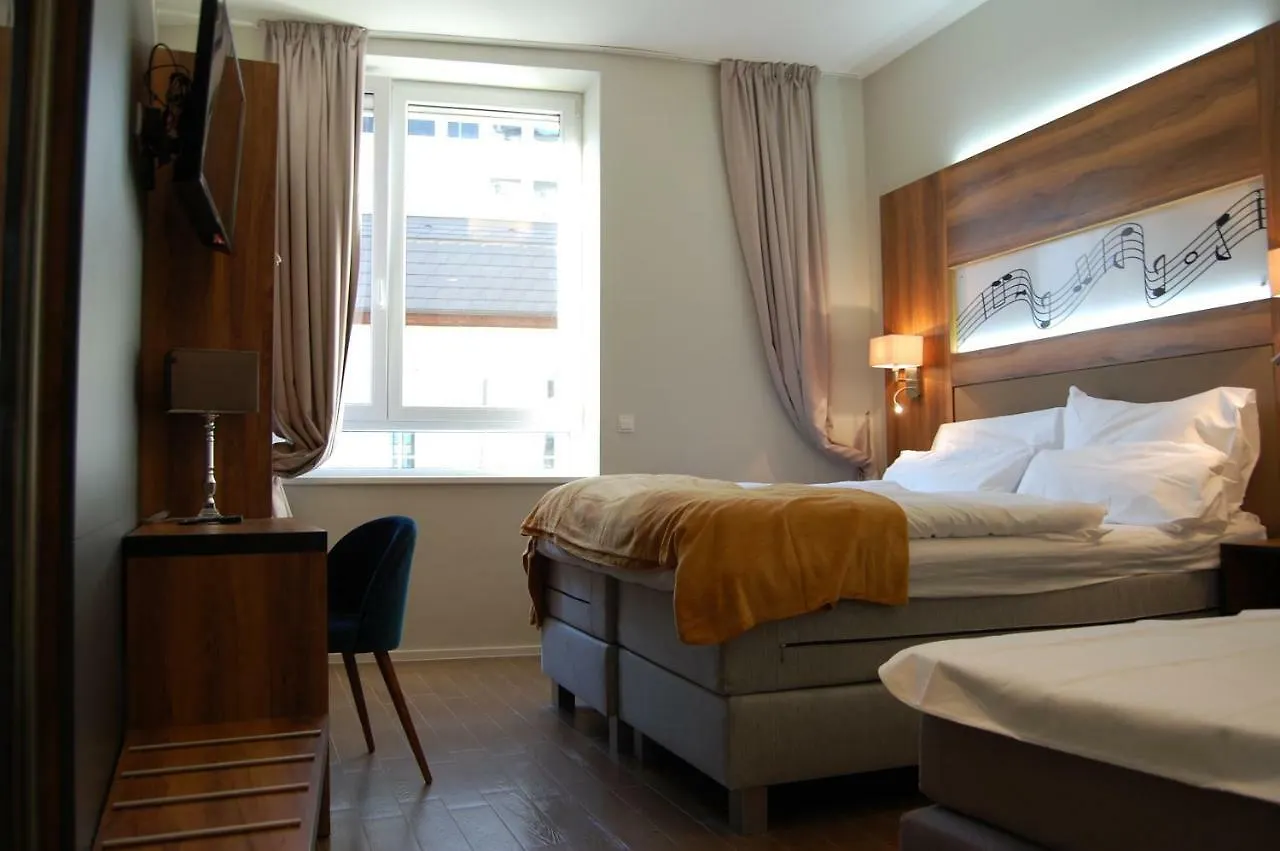 Apollo Hotel Wien 3*,